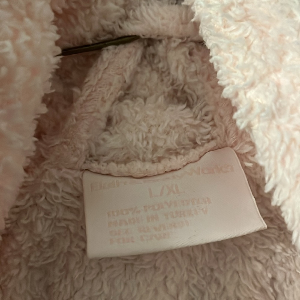 Pink Robe - Picture 2 of 2